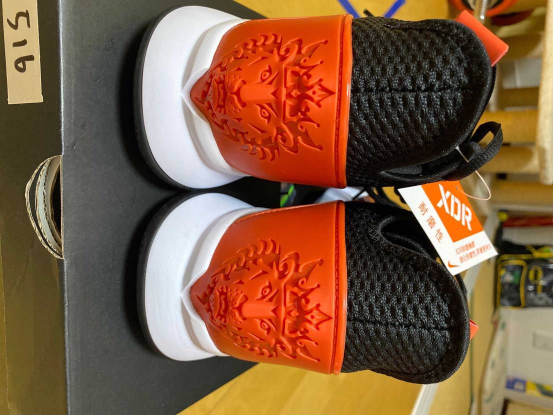 今年の1月に台湾で購入いたしました。
USサイズ8 26c