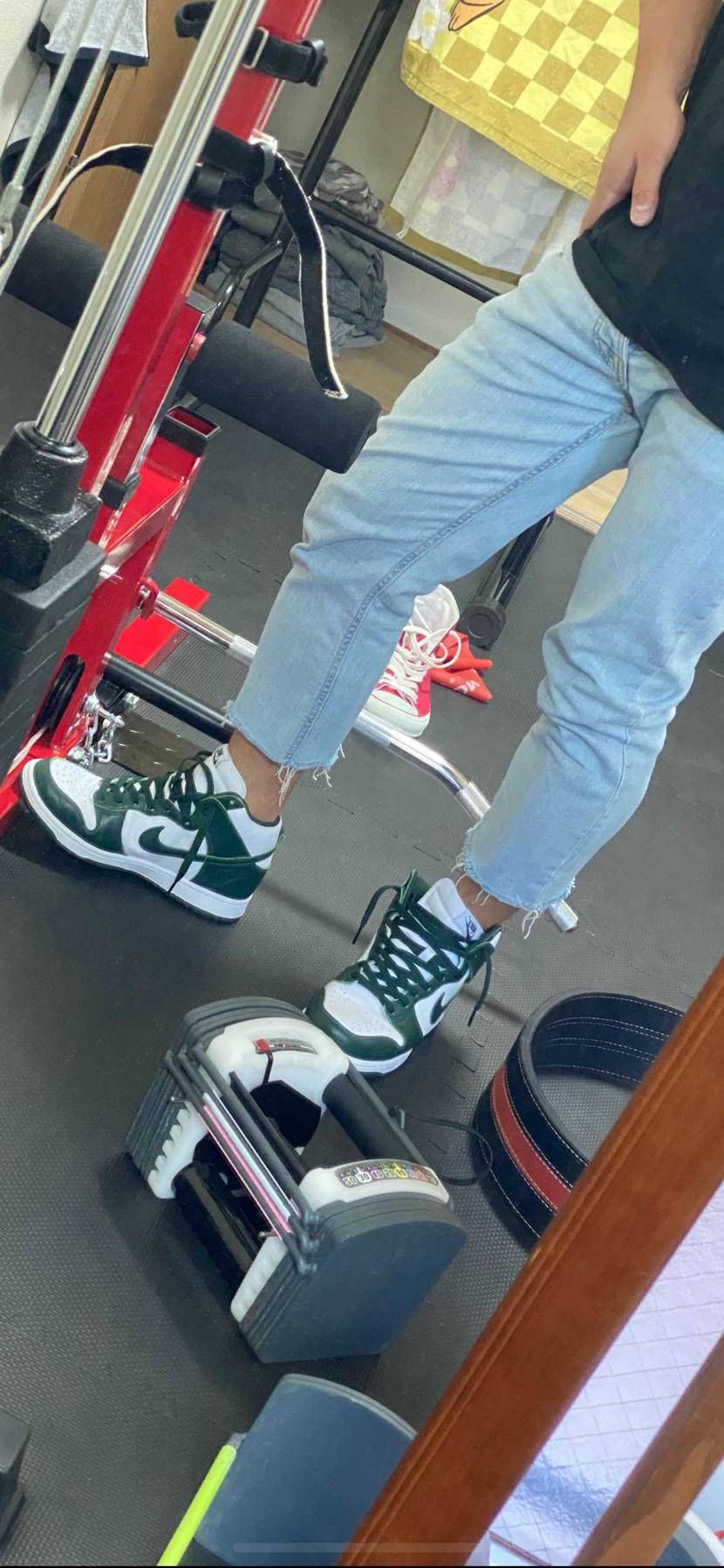 トレーニングシューズにと思い購入。
雑な作りが少し話題にな