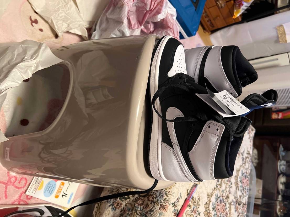 私が購入した商品は2枚目の物です。