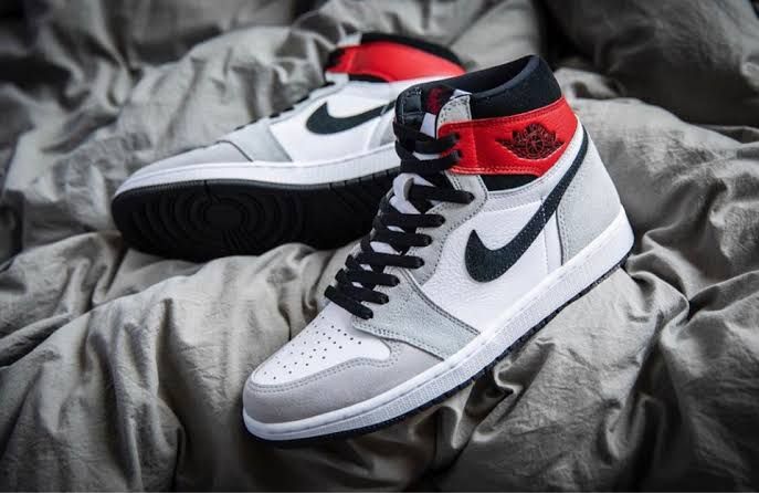 同じようなスエードのAJ1ならどっちがおすすめですかね？🤔