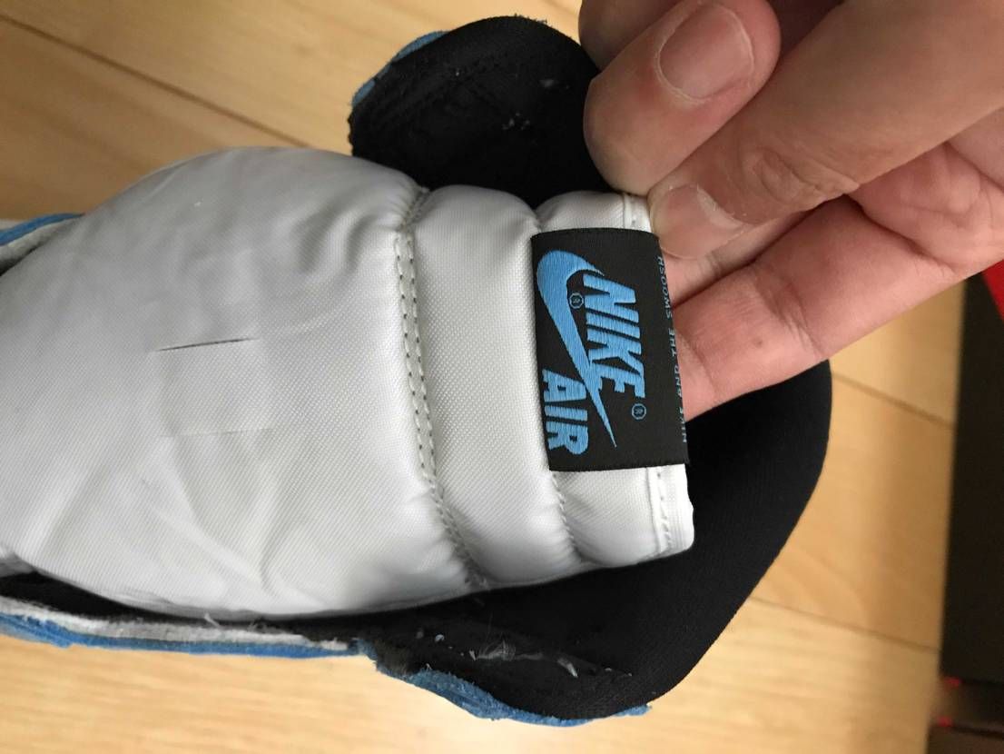 今回のUNCのタンタグ結構ズレてますねぇ😂
他に所有してるジョーダン1を見てみ