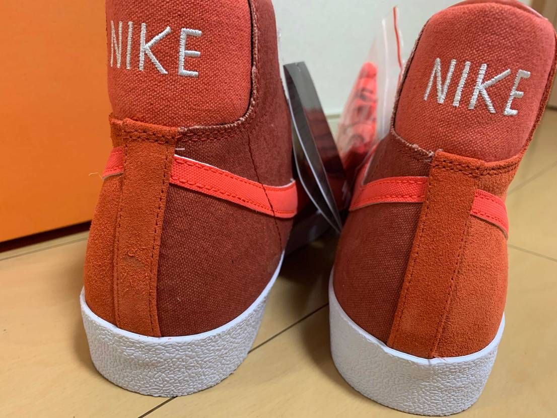 BLAZER'77 vintage届いたー！
色も渋くてたまらん…が、左のヒー