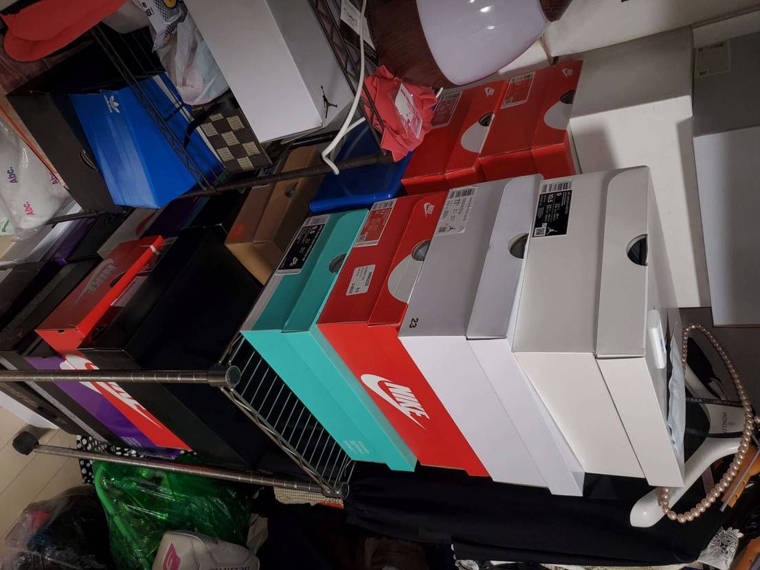 初心者スニーカー集め………第４弾‼️part２

久し振りの画像投稿です🎶

ス