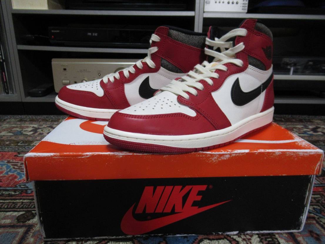もっとビンテージ感を出すためにシューレースをKICKS RO