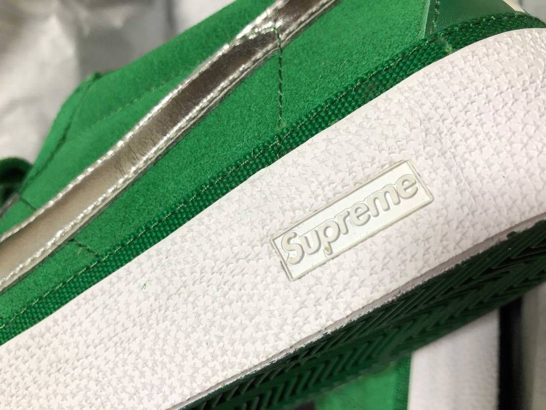 supremeコラボ
スニーカー

サイズ27.5

2万