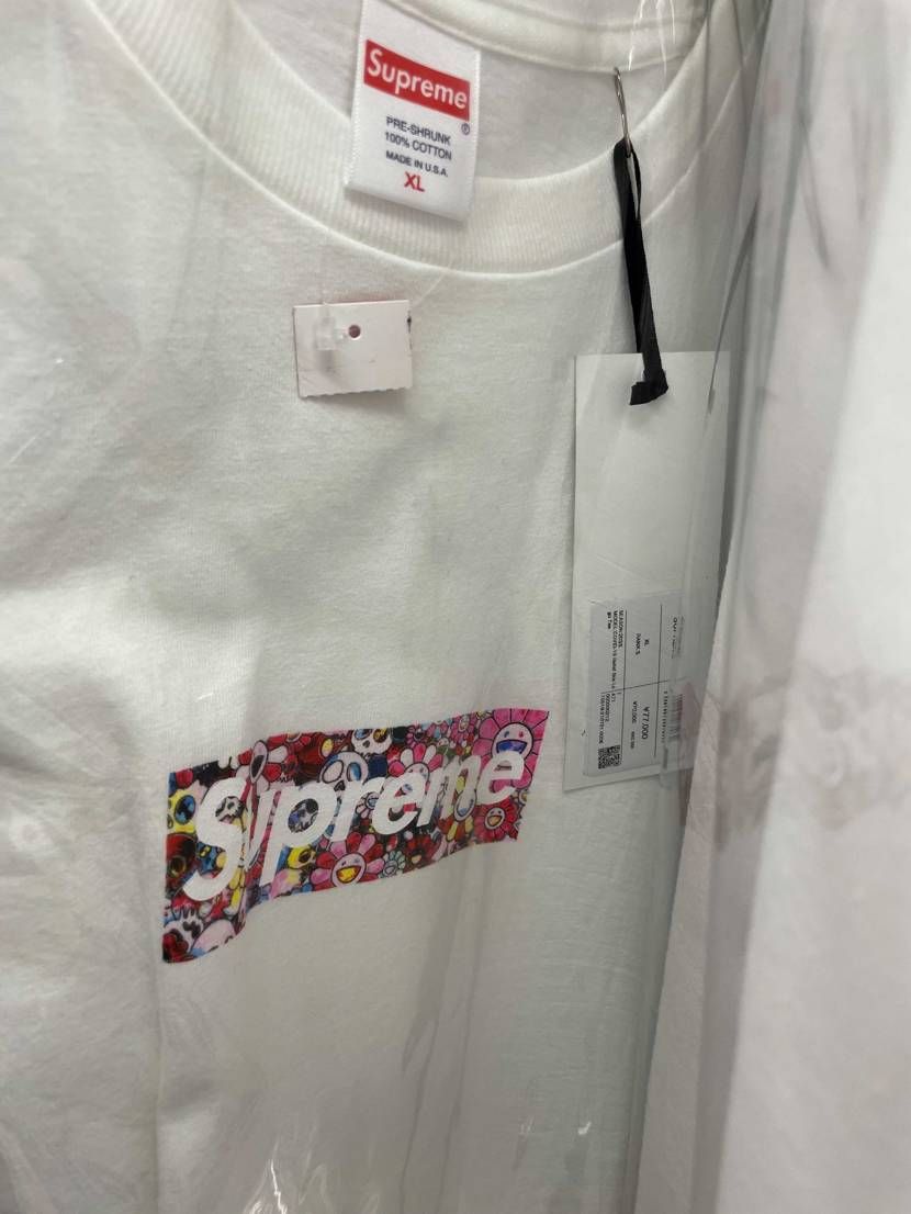 本日RINKANにあったのですが。
不思議じゃないですか。？このTシャツ日本で