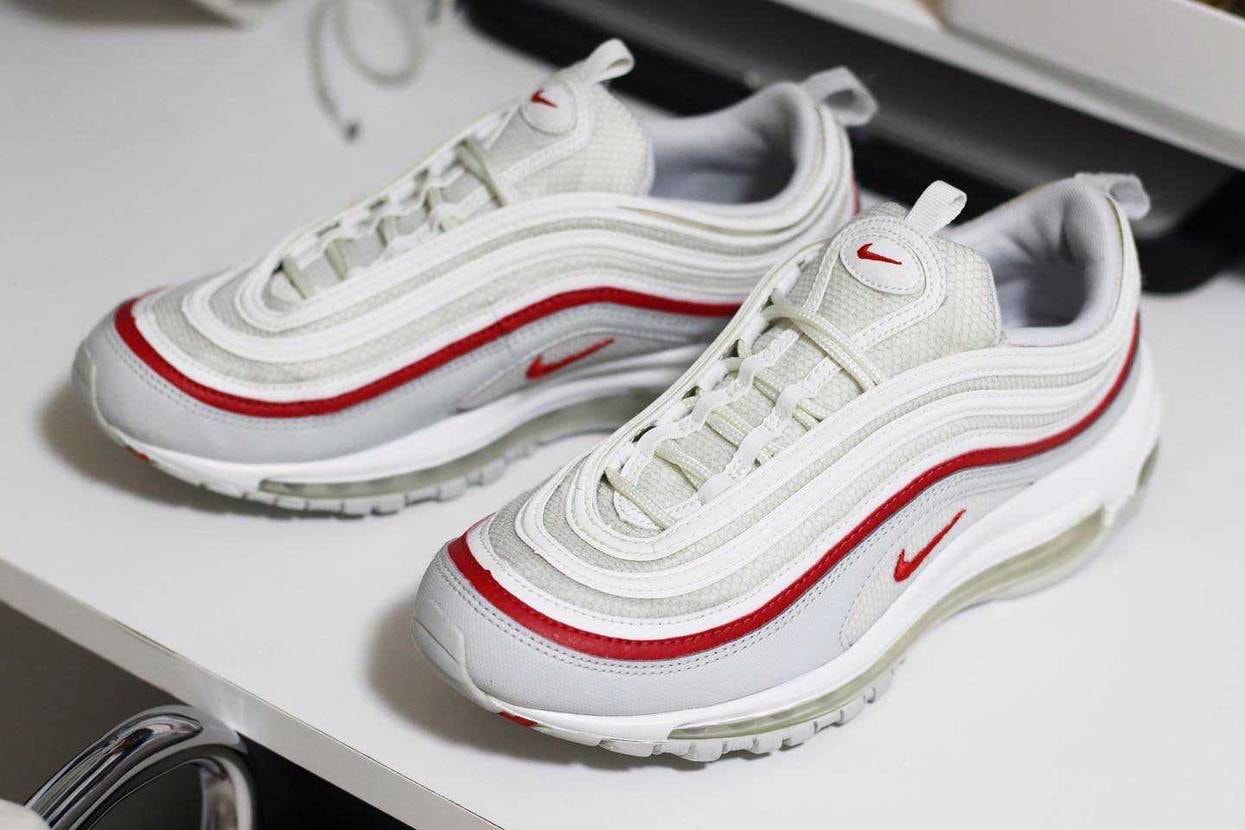 スニーカーを自宅でクリーニングするやり方紹介のyoutube