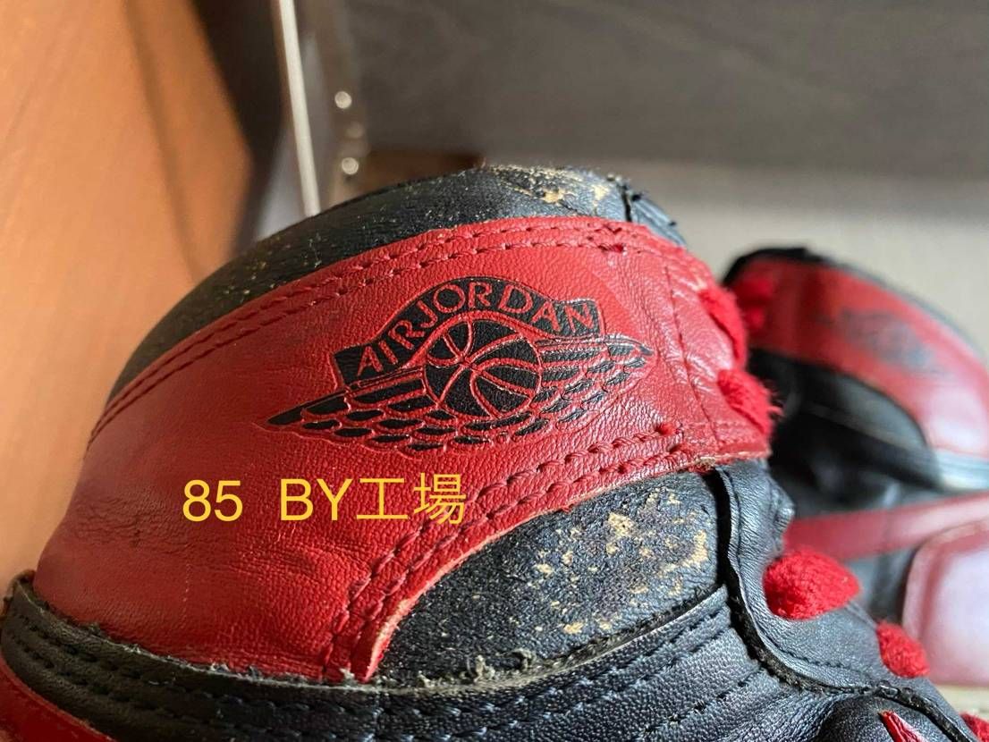 比較③
varsity redの1番の注目点はウイングロゴでしょう。実際に見た