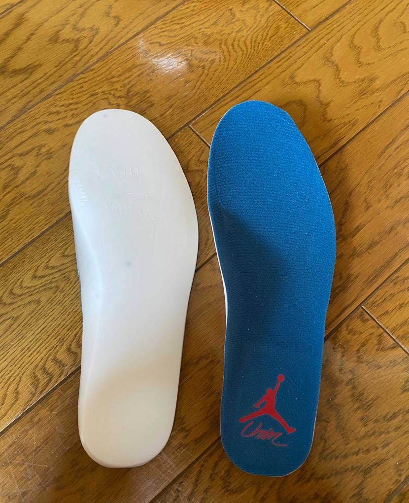 届きました。想像通りの格好良さです。メッシュとスエード の組