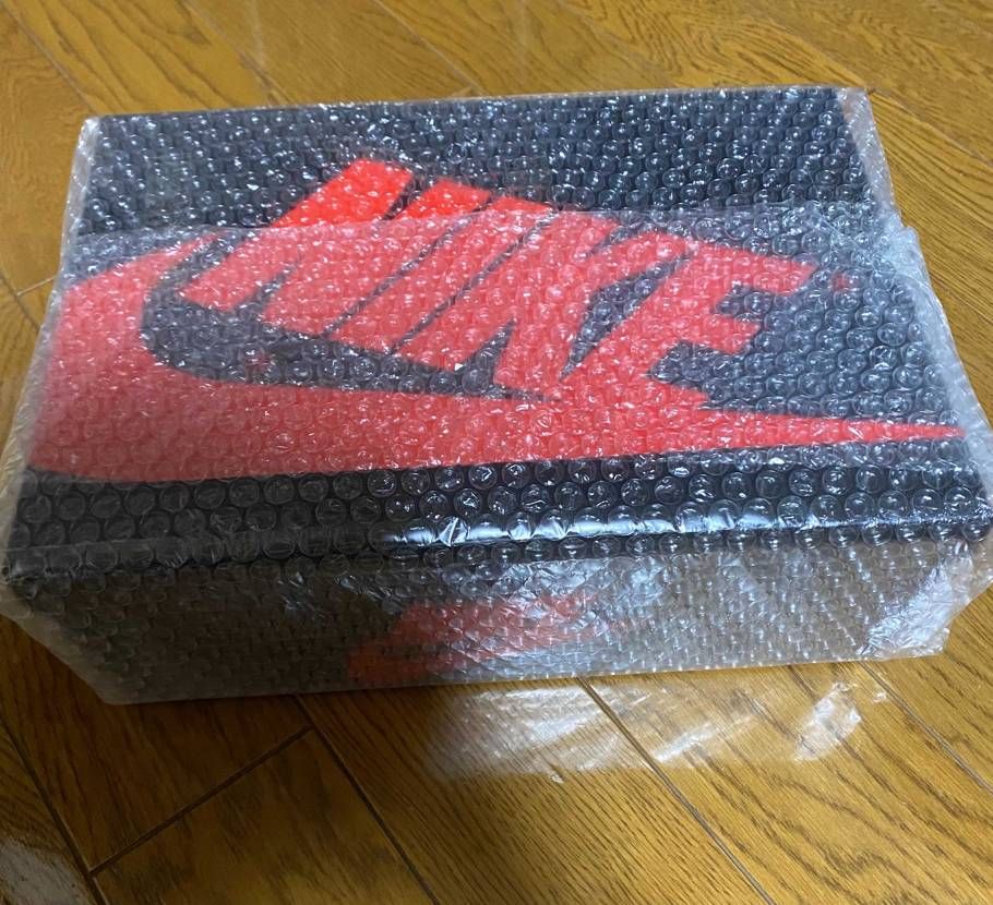 投稿後、すぐに売れました。ご購入していただい方、ありがとうございます。早速梱包を