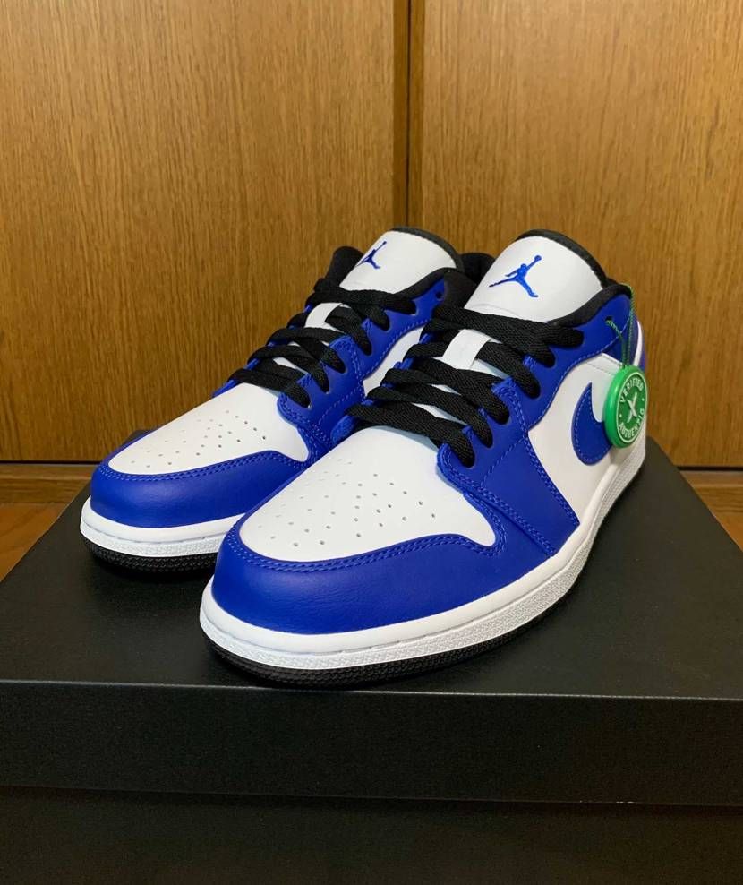 stockXから到着しました😎
やっぱりこのカラーリングは