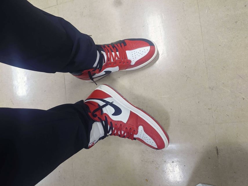 こちらで中古で購入した
Homage To Homeをおろしました👟
シュ