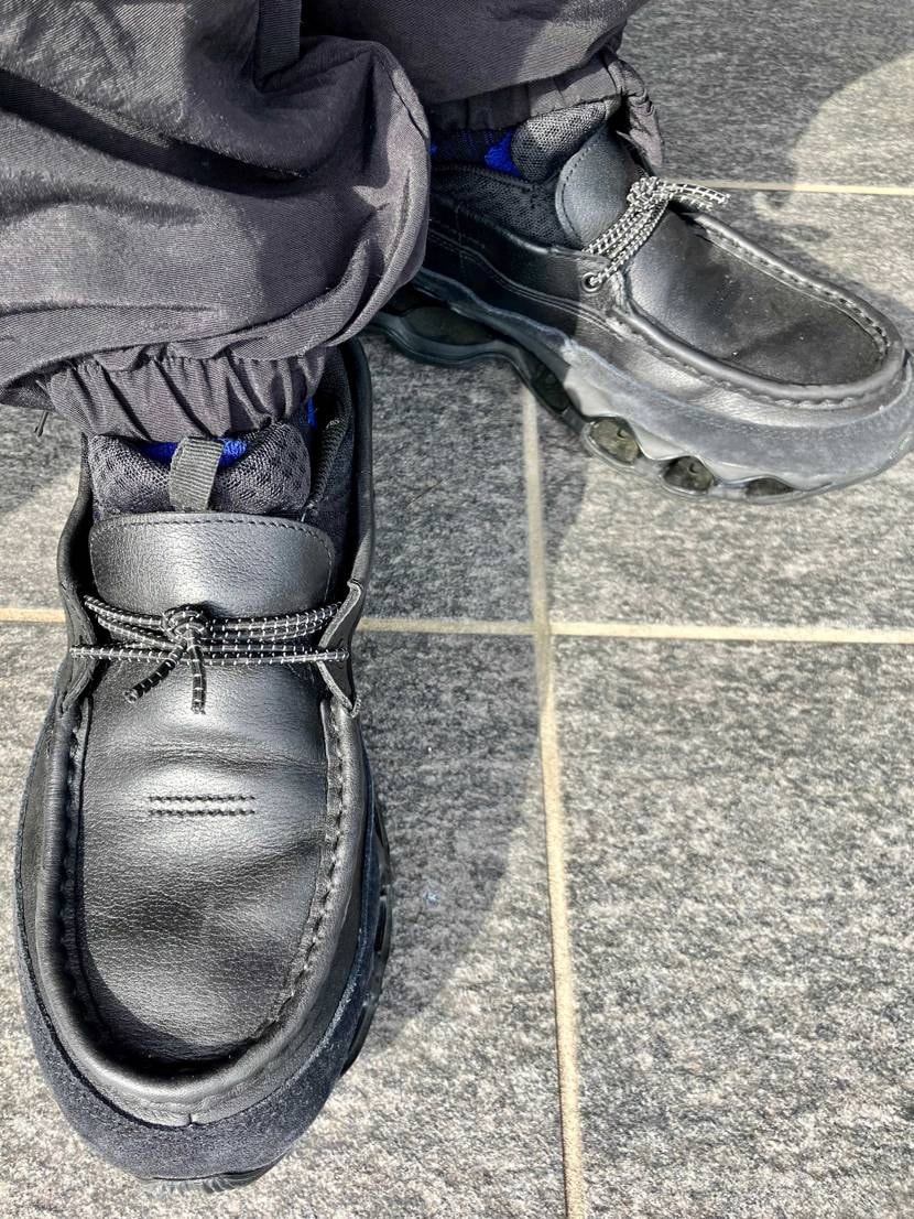 やっぱ今年のベストバイはコイツやな
唯一無二のルックス、安定感抜群の履き味、定