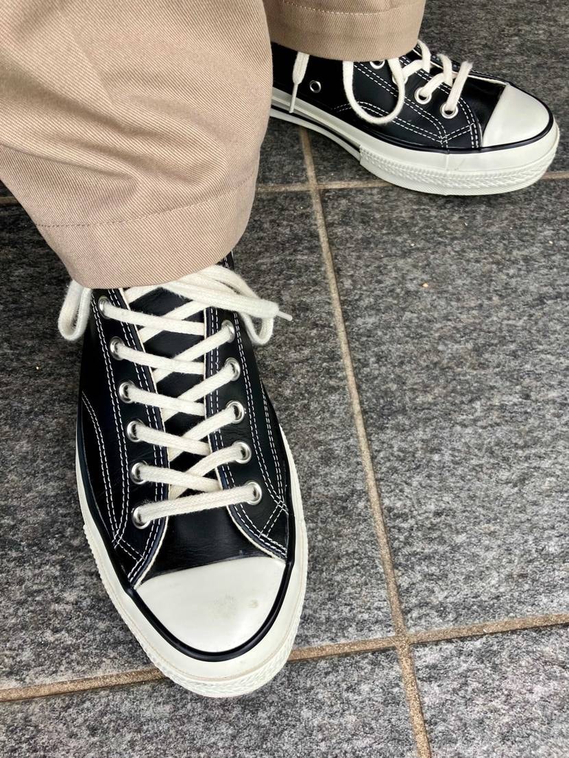 白TにワークパンツにCONVERSE
くるぶし出そうとアンクルソックスにしたら