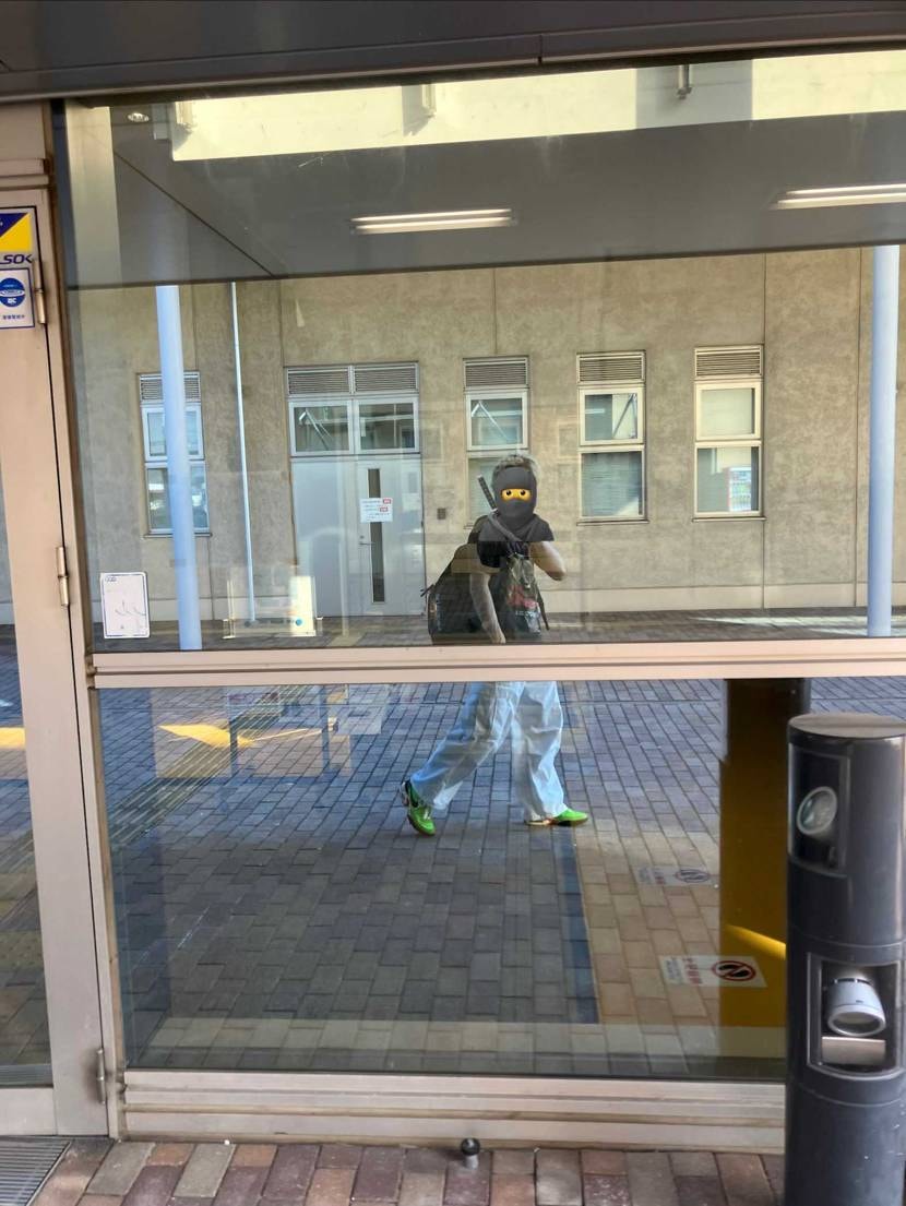 満開〜散り始めといったところですね
人は桜とか花火とか儚さ