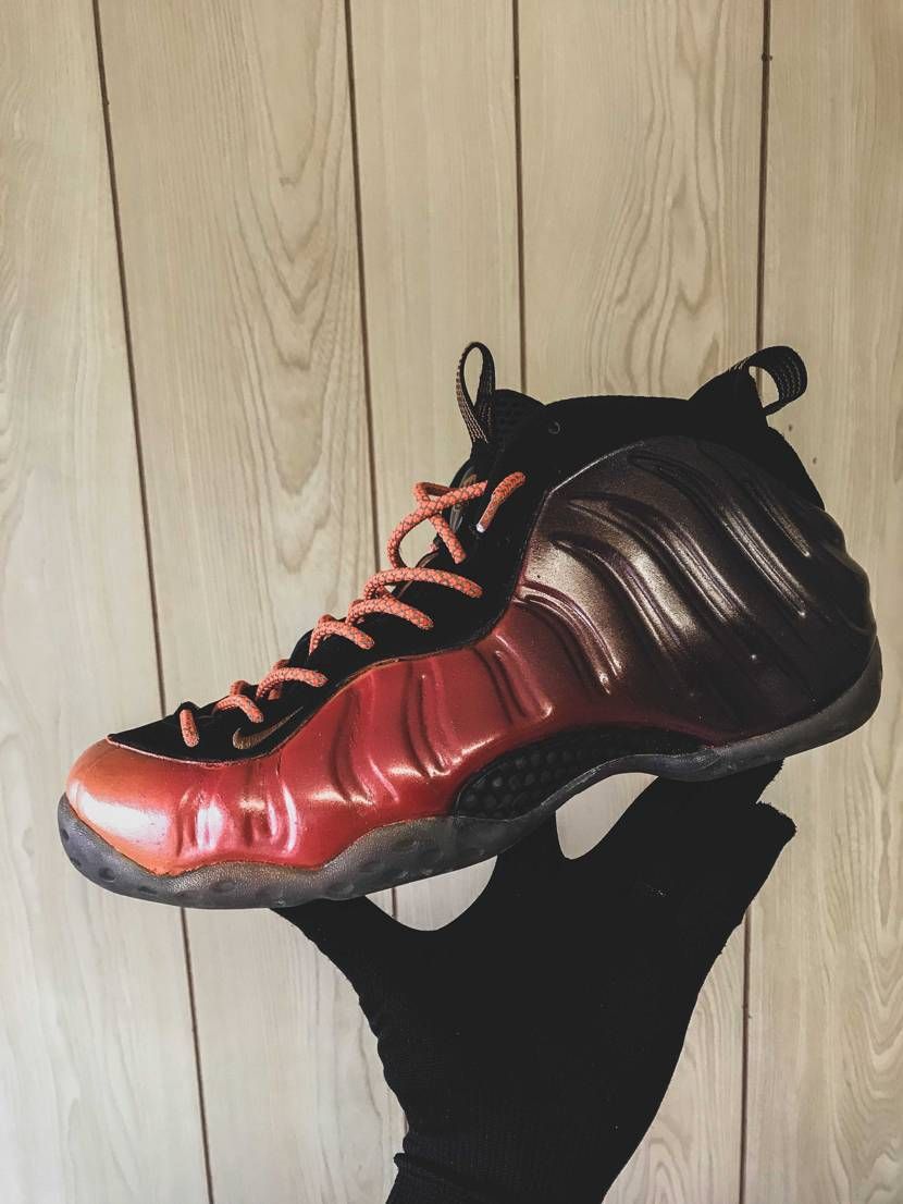 以前カスタムしたポジットのソールを染料でブラックに！
締まった印象になりました