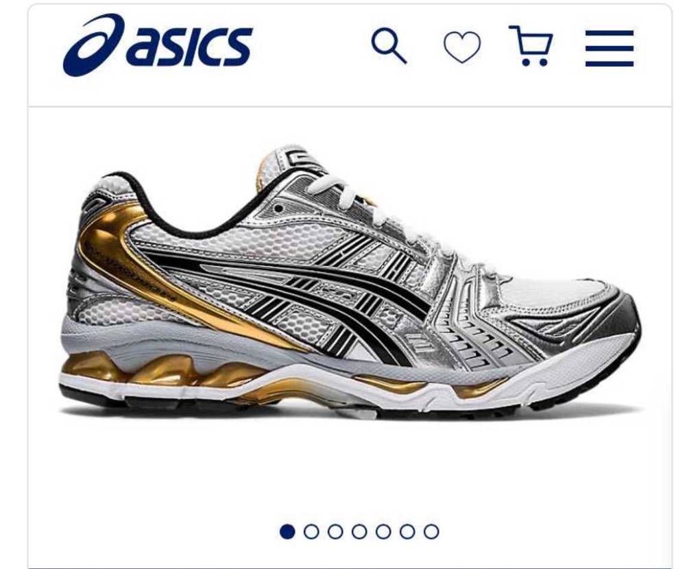 この靴流行ってるの？
80歳のランニングシューズにしか見えない。