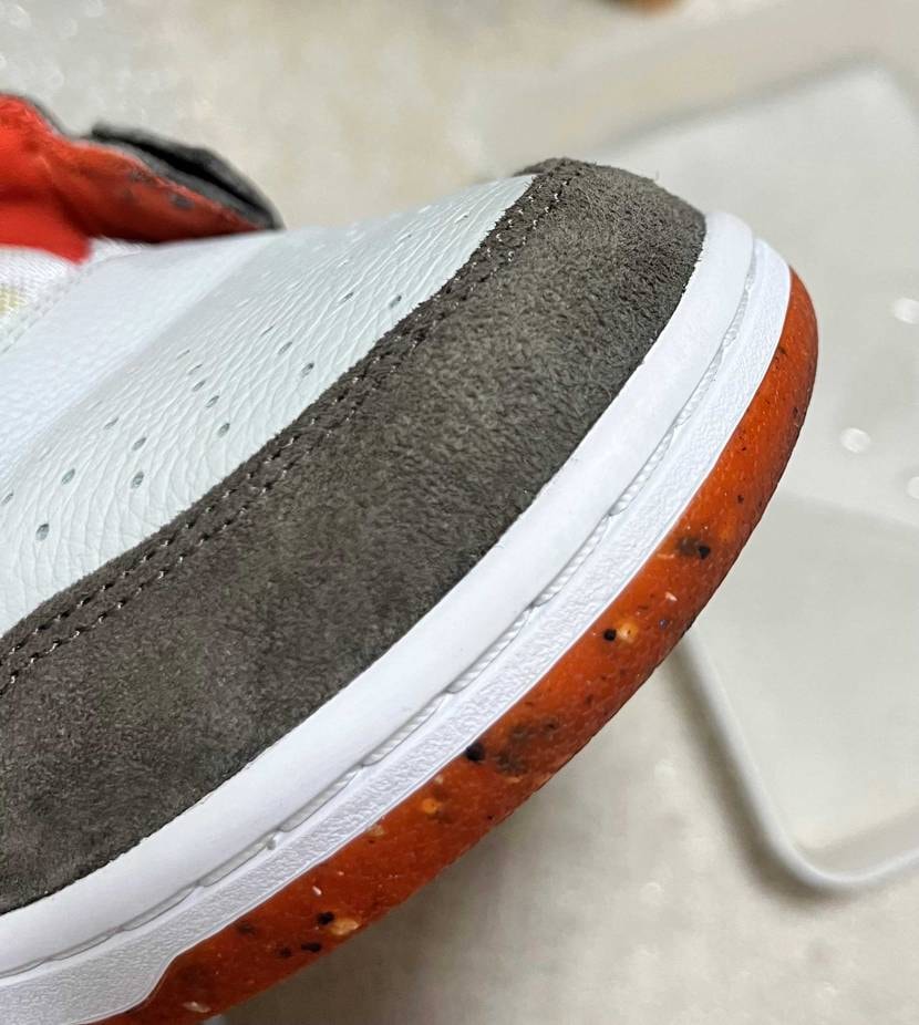 買った時からつま先潰れててさ あんま気にしてなかったんだけど