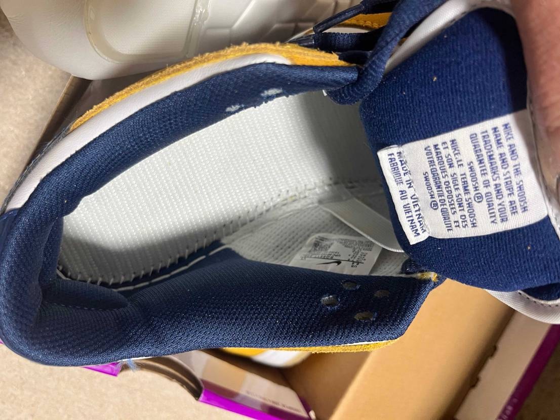 メルカリでSBダンク買ったらパチモン届いた🤗
インソールと
