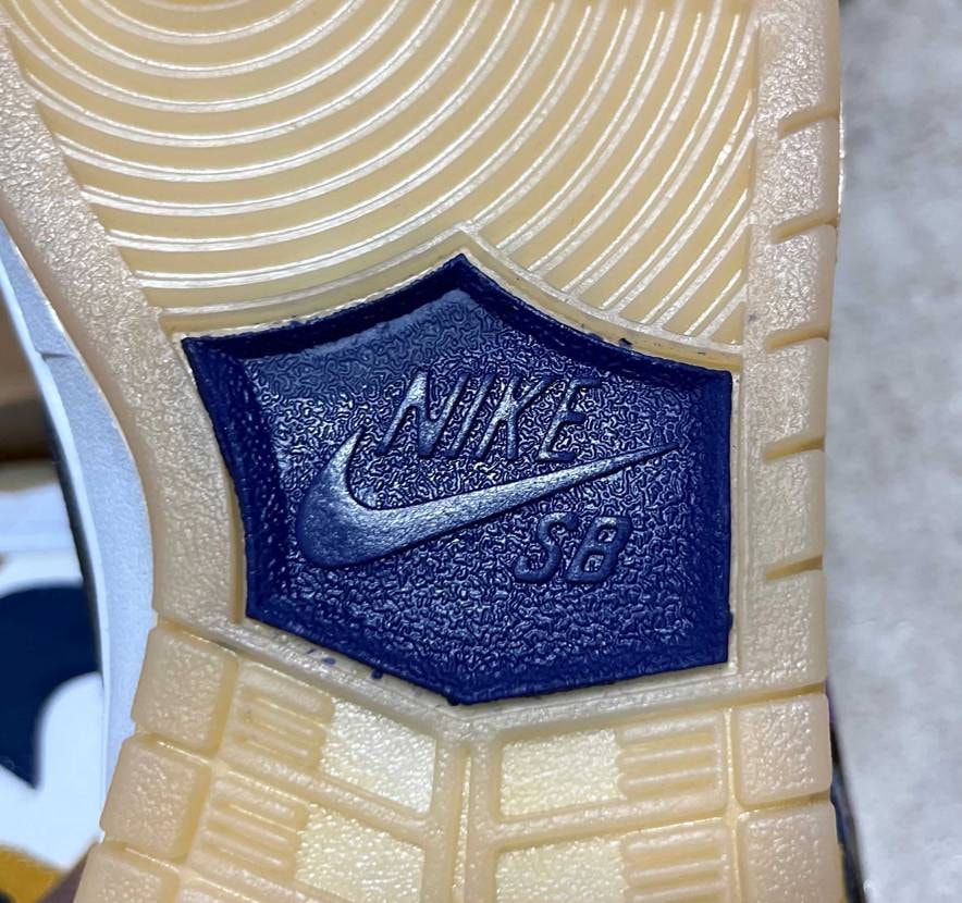 メルカリでSBダンク買ったらパチモン届いた🤗
インソールと