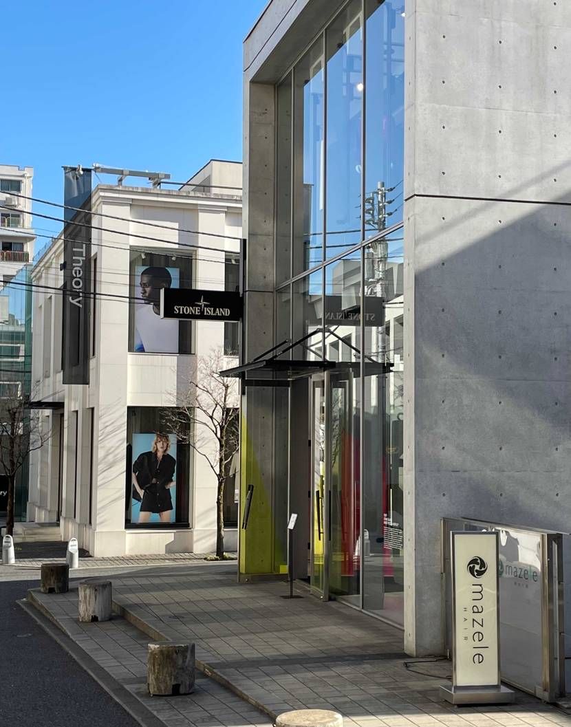 南青山にある旗艦店のストーンアイランドの様子を見てきました!
結果、悲しみ