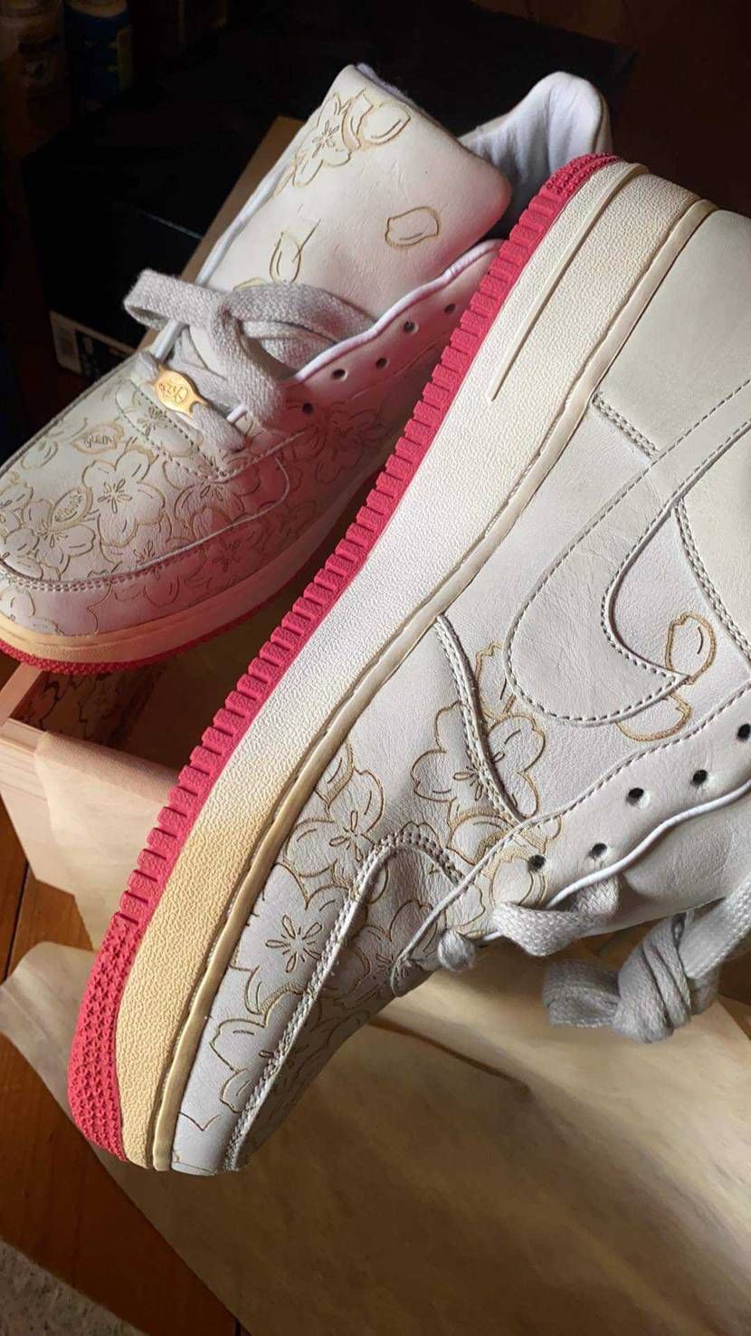 『試し履きもせず、木箱の中に放置してたらこの状態になっちゃっ