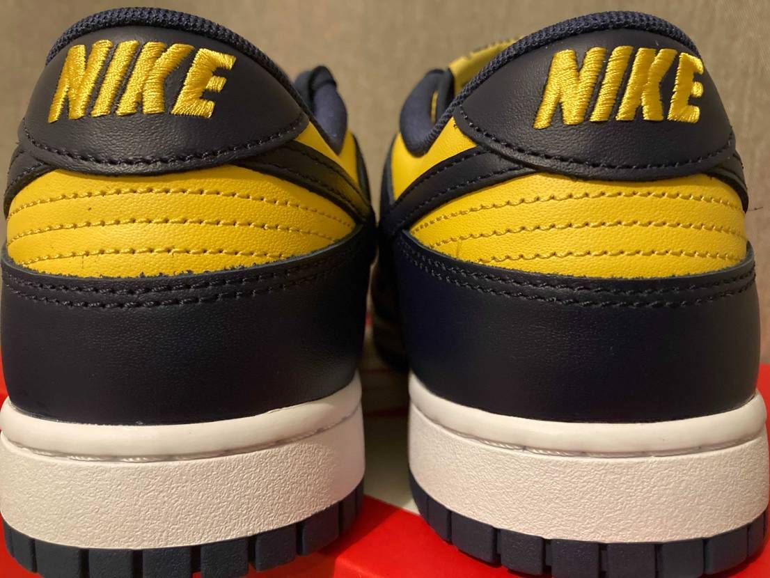 まさか当たるとは…。オリジナルとおりボックスも紺黄だったら最