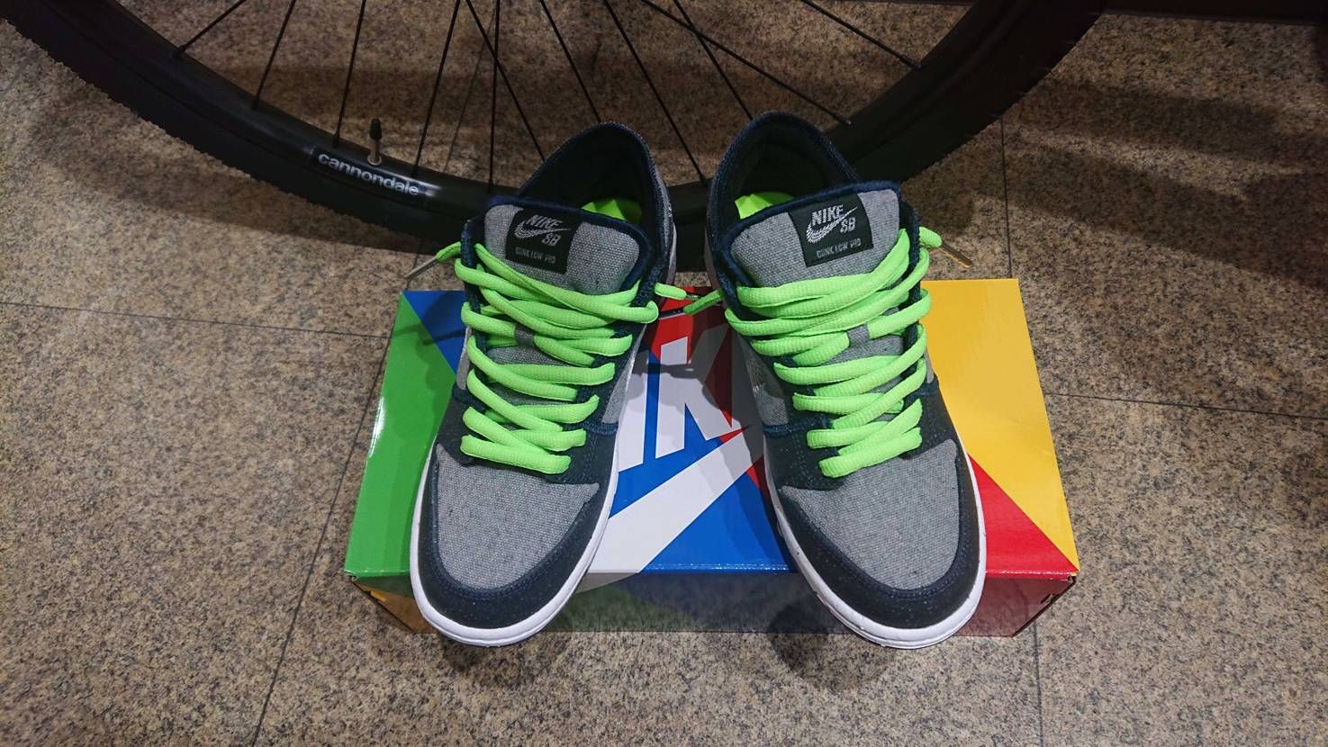 インソールと同色にしてみた