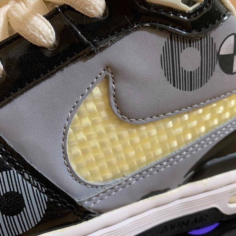 ついに追い求めてたコイツとご対面😁
スニーカーにハマったの