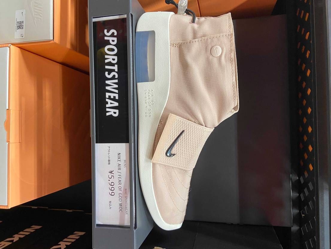 酒々井アウトレットにもFOGあり。ほぼ全サイズあるけど色はこれだけかな