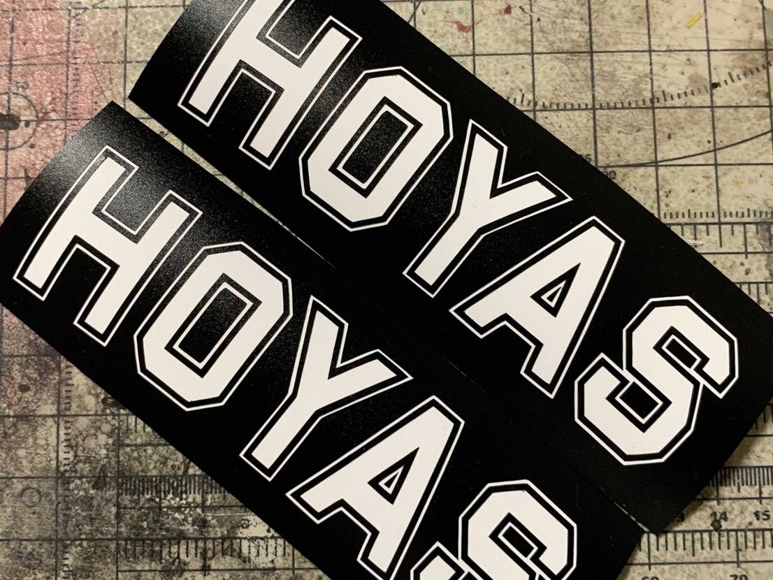 前回からの続き🔵⚪️🔵
ロゴ作り直し…😭
前回作ったロゴに縁取りを