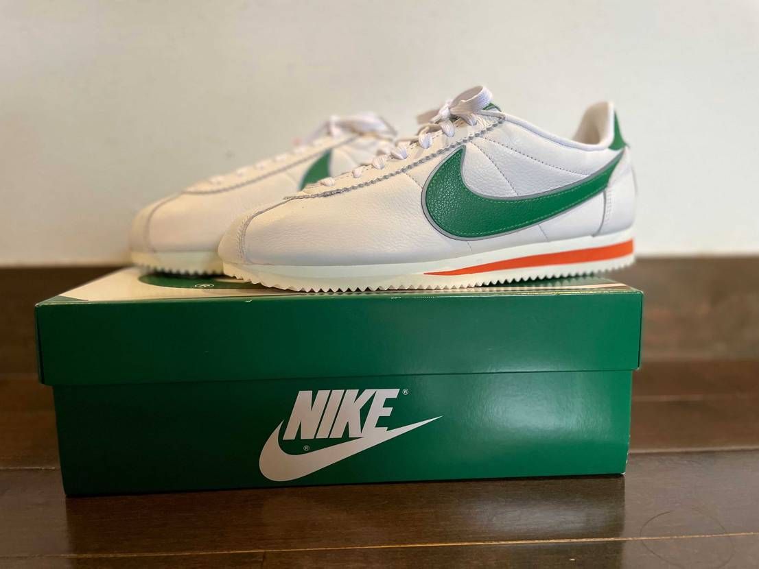 STRANGER THINGS × NIKE "HAWKIN