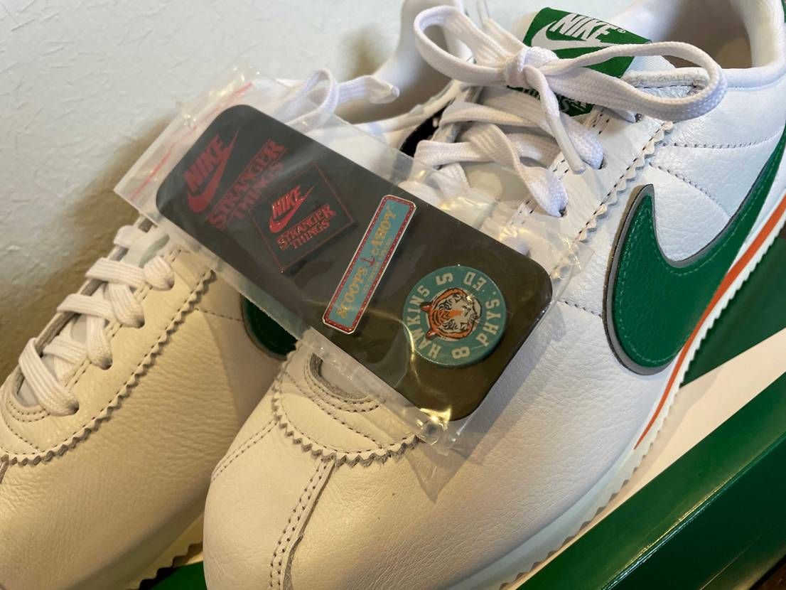 STRANGER THINGS × NIKE "HAWKIN