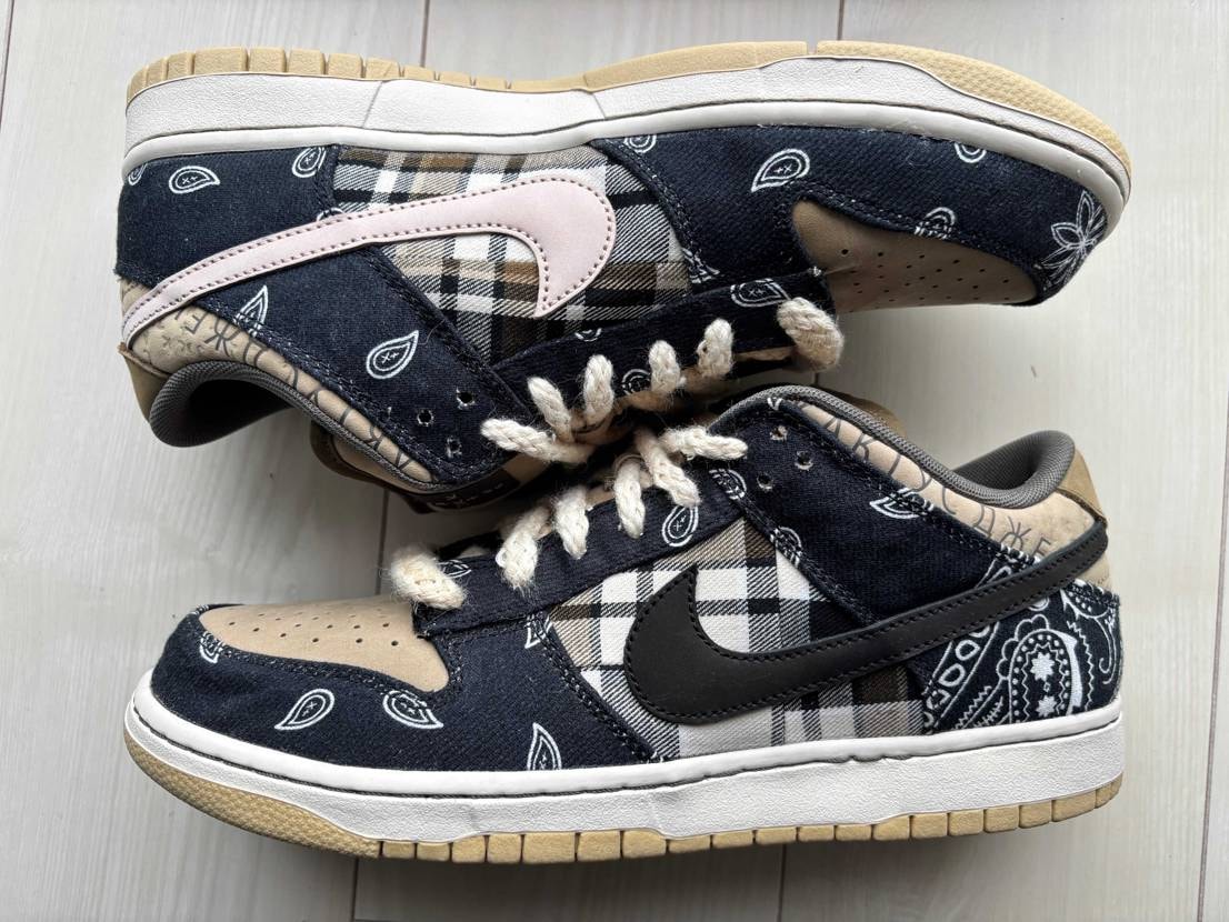 travis scott dunk
新品未使用品出品しまし