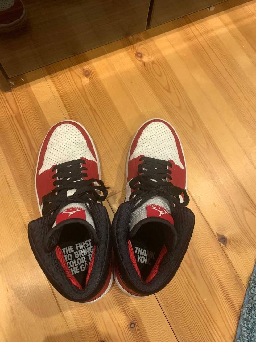 だいぶ前に購入したのですがシカゴカラーでかなり気に入ってます