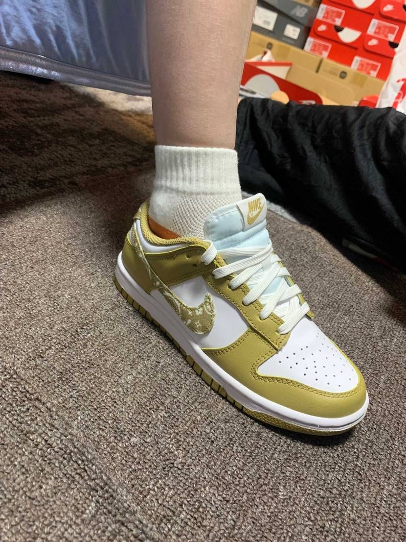 Nike WMNS Dunk Low ESS "Barley