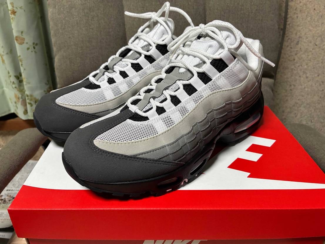 エアマックス95グラナイトを衝動買いしてしまった😊仕事終わりABCマートGSに立