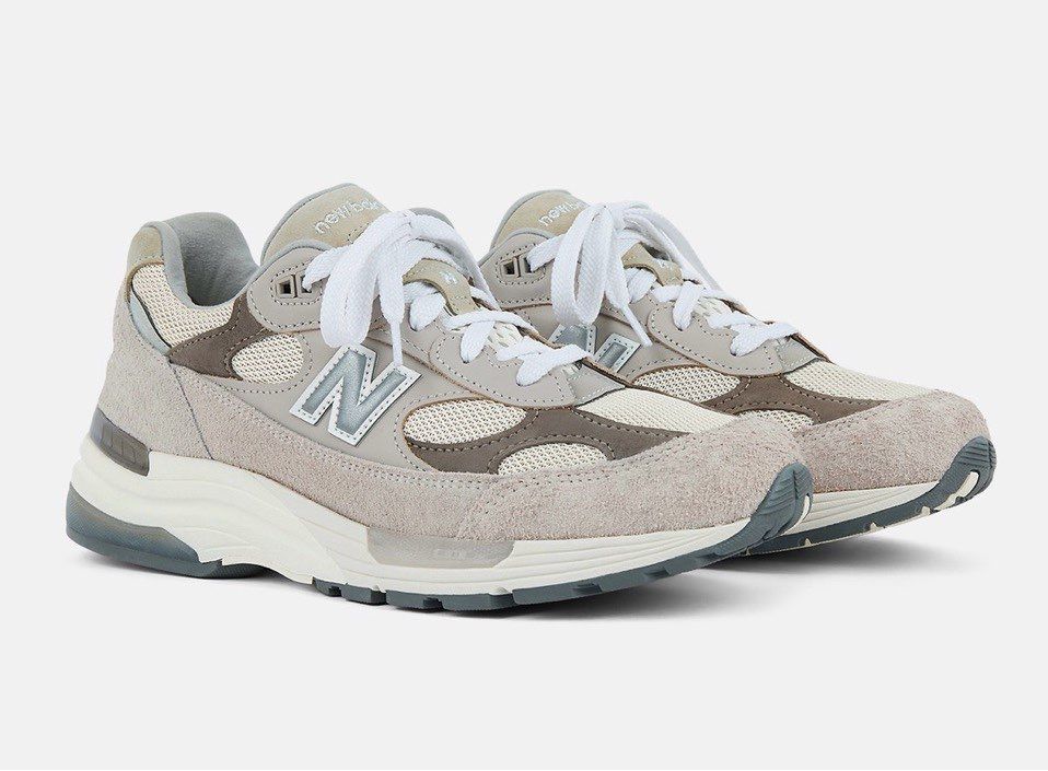 明日の992グレーもかっこいいけど、これも気になります🤤国内販売あるんでしょうか