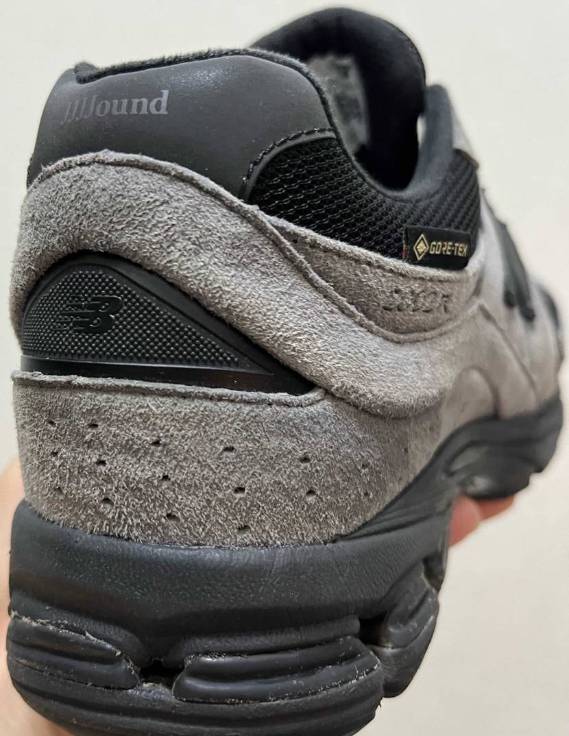 今年初購入👟（最初で最後かも…）は初2002初ゴアテックス！おじさんにこのカラー