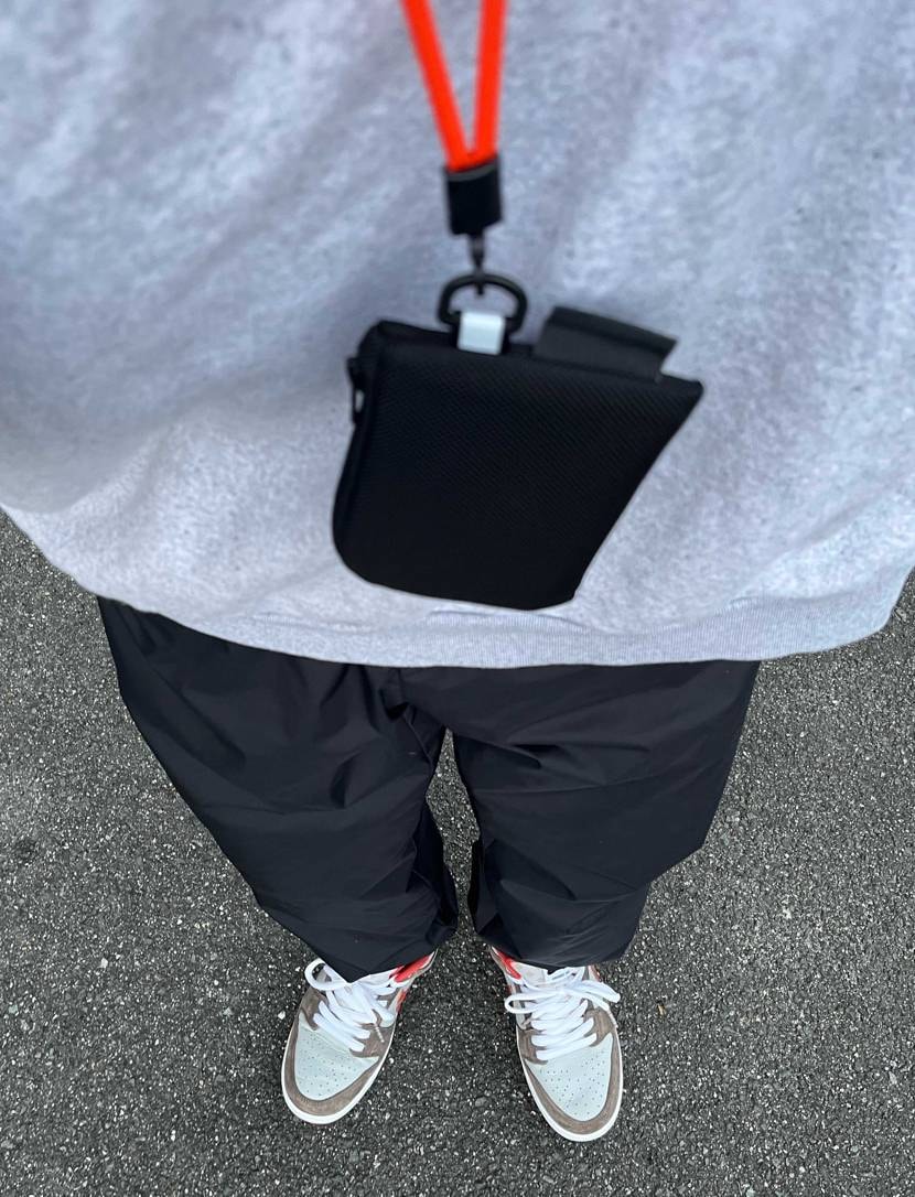 今朝の出勤はコレ👟🍊

外出たら❄️吹雪いてる…🥶
仕