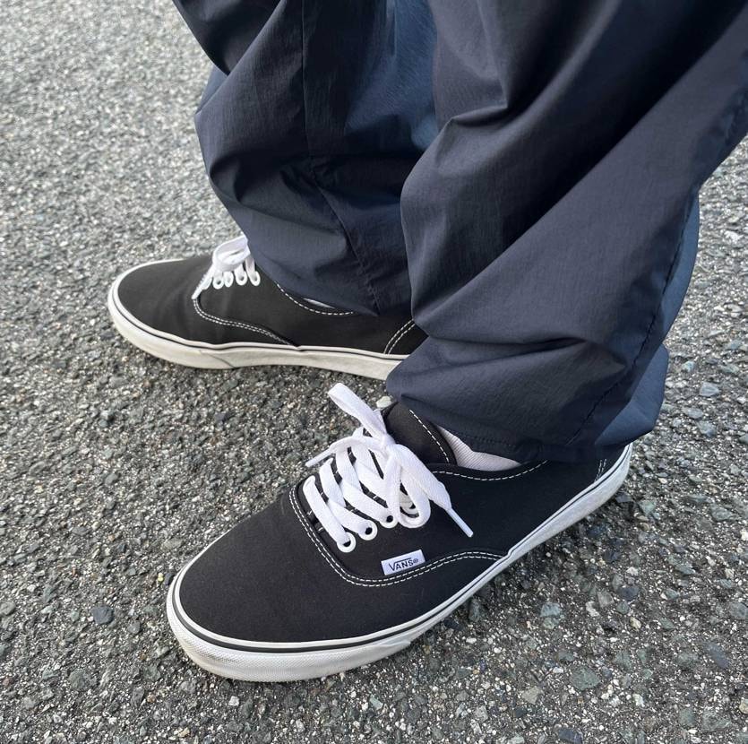 今朝の出勤はコレ👟
なんか履き心地いいんですよね、コレ👍