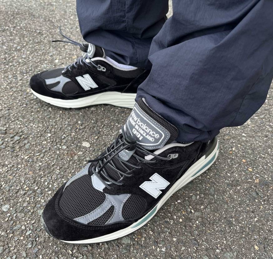 今日は昼から仕事を休んで久々にコレ👟
やっぱり軽くてシュッとしてて🙆

子