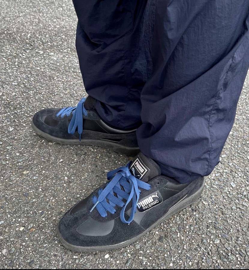 今朝の出勤はコレ👟
バンズ（インソール外せなくてキャンバスの）って素足で履いて