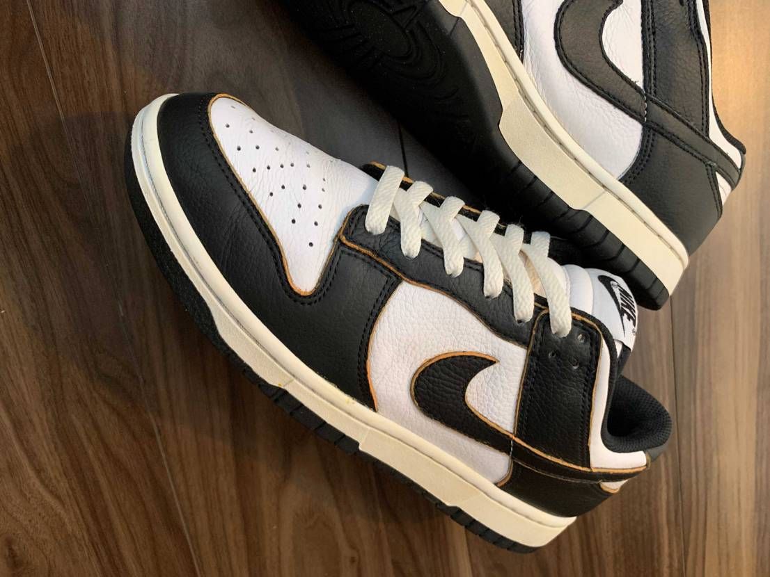 少しカスタム。
もともとミッドソールは薄く黄ばませていたけど、ユニオンのAJ1