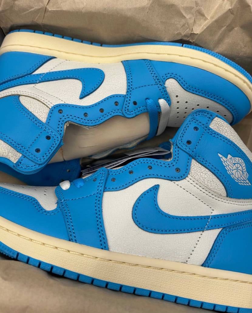 AJ1 UNC Reimagined🩵🤍
クラック加工心配だけど
それより色