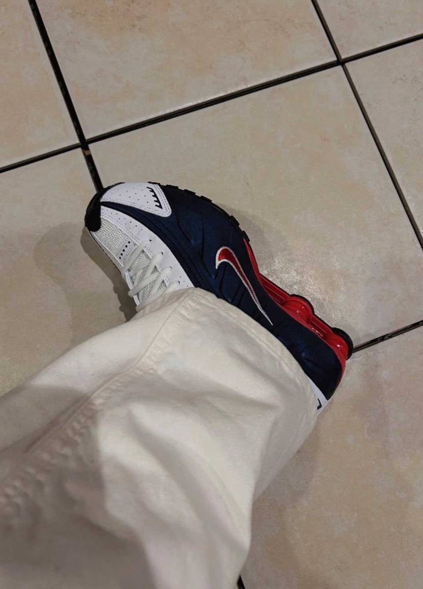 Nike Shox R4 "USA"
アウトレットに来てて思わず買っちまった💸