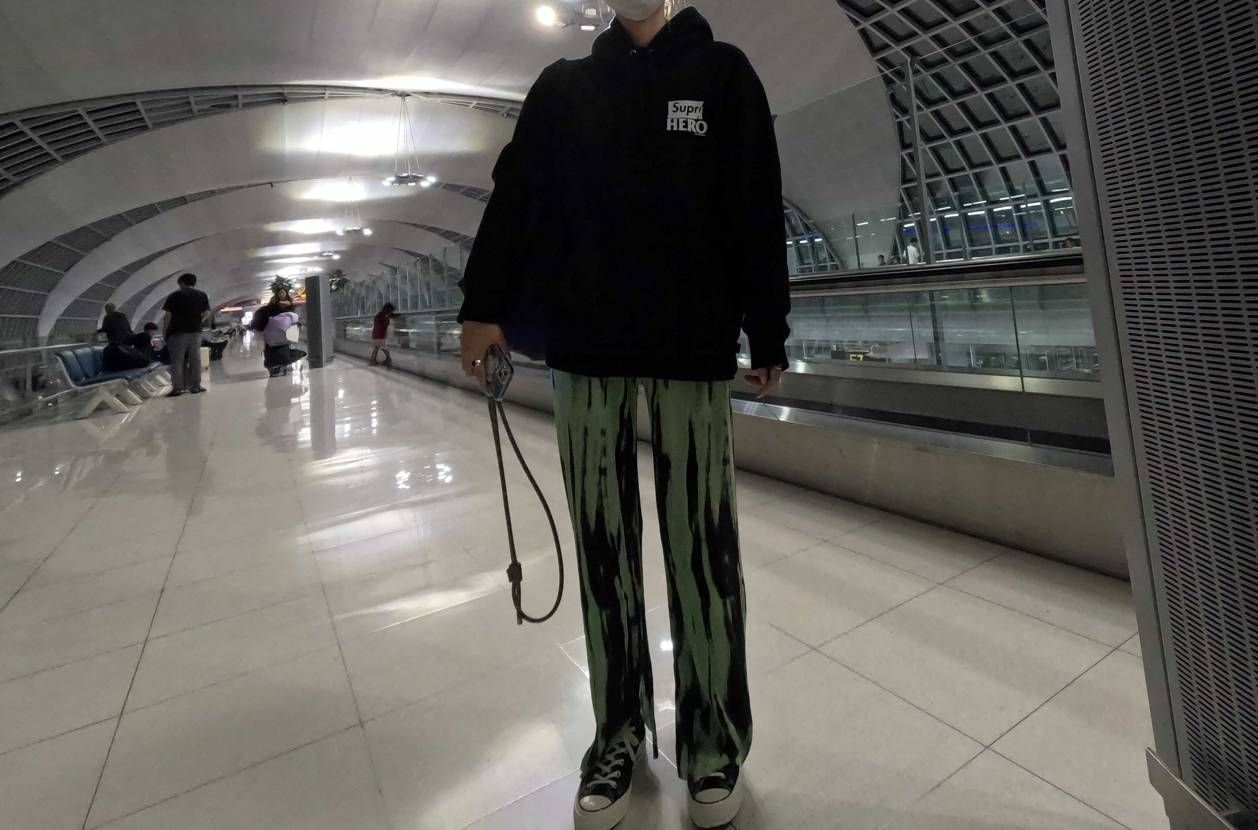 ct70🖤

空港が、寒かったので真夏にパーカー着てます