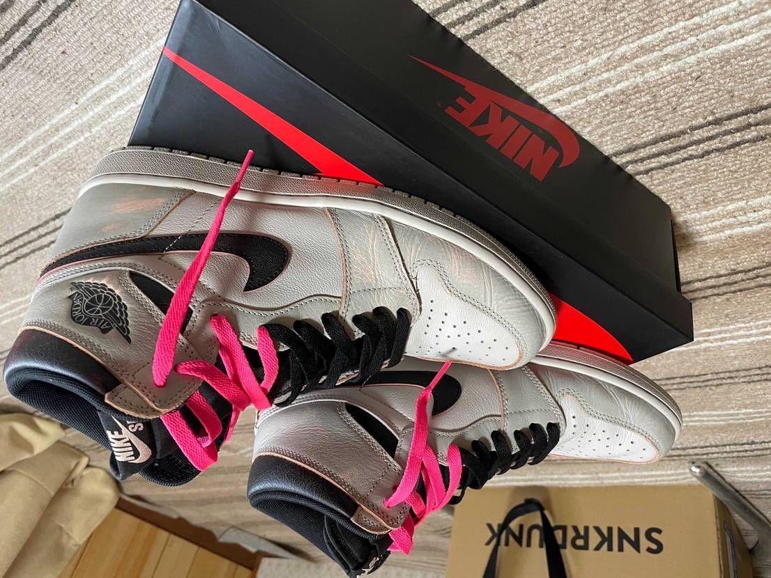 ２０２１年の１発目のスニーカー‼︎

初のジョーダン1HI☆ NYC toP