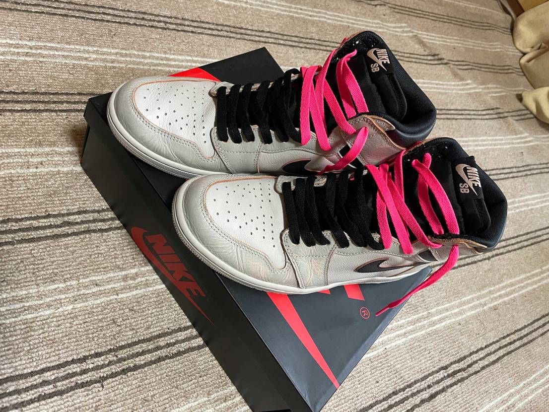 ２０２１年の１発目のスニーカー‼︎

初のジョーダン1H