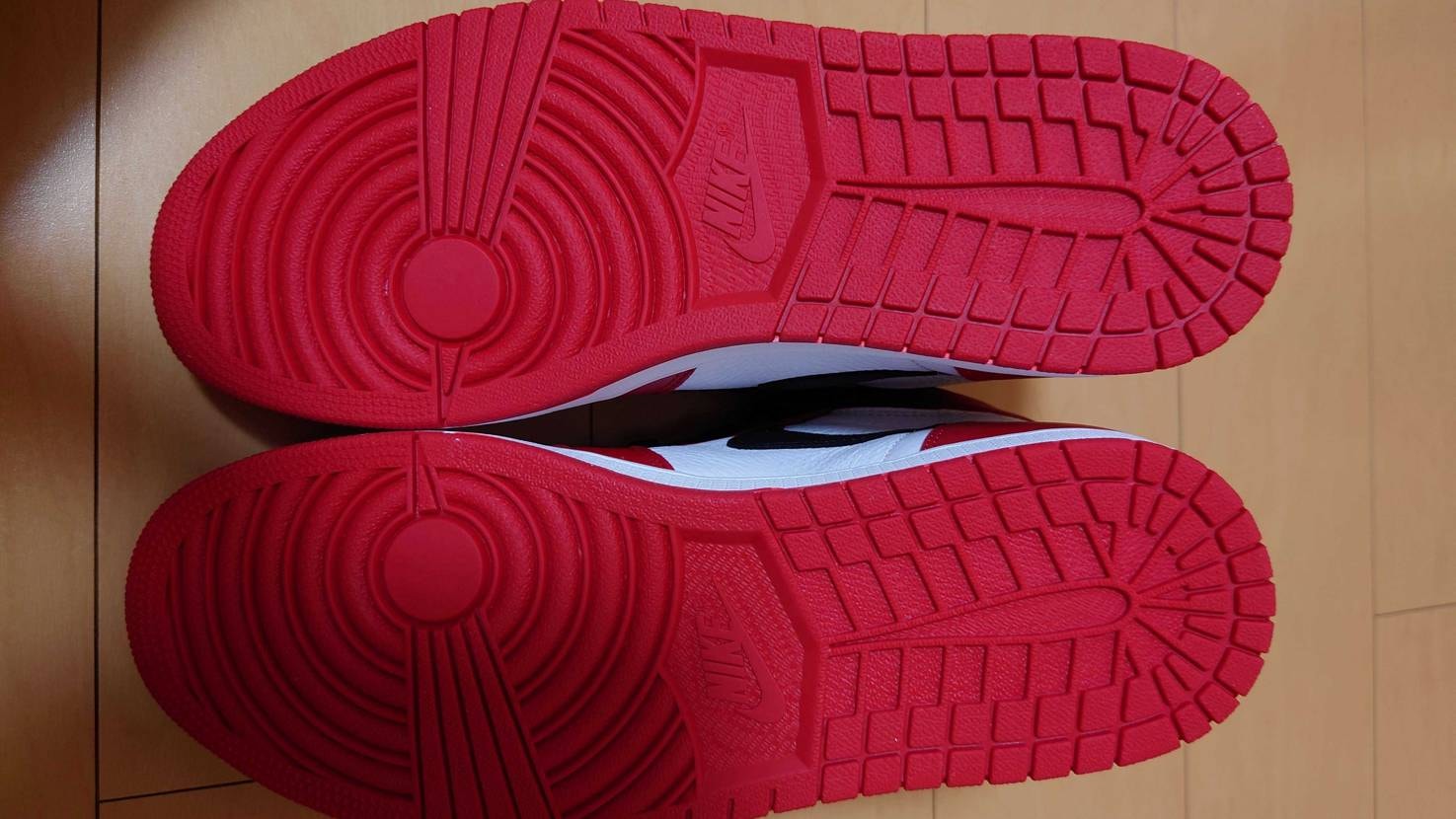 AJ1 homage to home中古欄に出品しました。